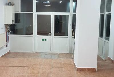Inchiriez spatiu comercial 40 mp,central,str.G-ral Magheru,langa BCR,Ramnicu Valcea,550 euro. - 4