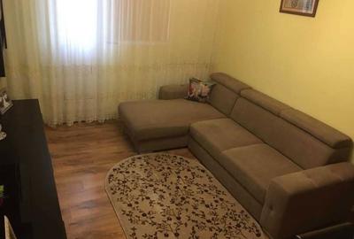 Apartament cu 3 camere semidecomandat în Baza 3 - 2