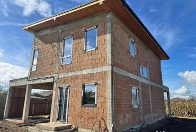 Casă cu 4 camere cu Teren 420 Mp în Săsar - 12