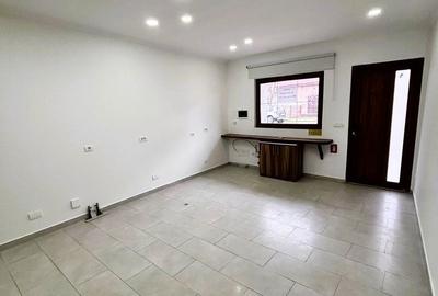 Spațiu comercial, de 30 mp, în Central - 2