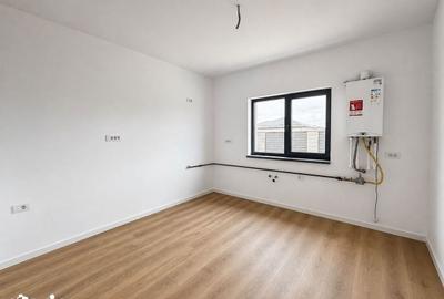 Casă cu 4 camere cu Teren 350 Mp în Clinceni