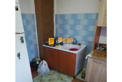 BUZOIENI, TOPOLNITA, 57 MP DECOMANDAT, 2 BALCOANE, ETAJ 5/8 BLOC 1986 - 8