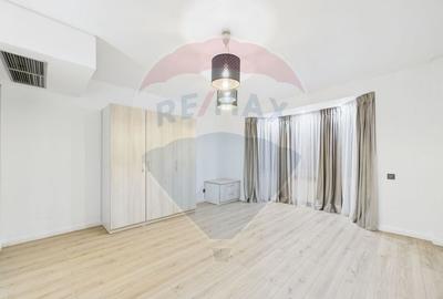 Casă cu 7 camere cu Teren 400 Mp în Central - 13