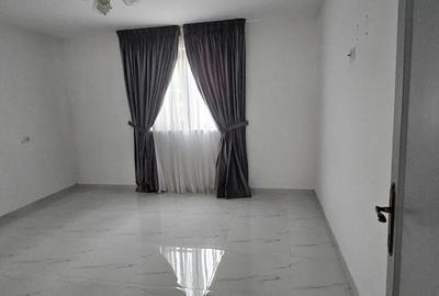 Casă cu 5 camere cu Teren 900 Mp în Central - 4