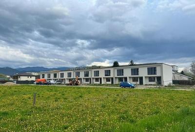 BARTOLOMEU,intravilan,intre case,suprafata de 774 mp,constructii P+2 - 2