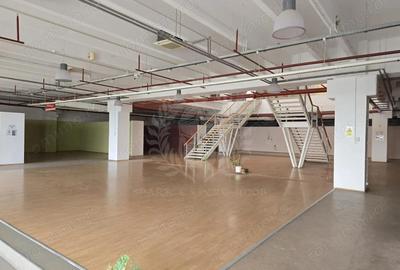 Spațiu comercial, de 3,400 mp, în Albert - 8