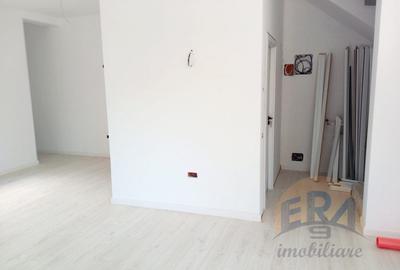 Casa tip duplex, pe dealurile Oradiei, Str. Renasterii - 9