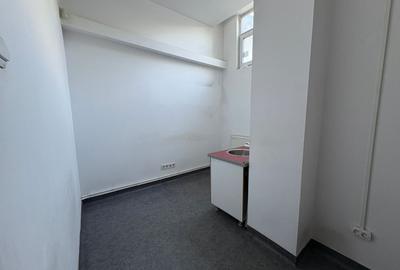 Spatiu Comercial, 205 mp, 10 incaperi, Calea Bucuresti - 18