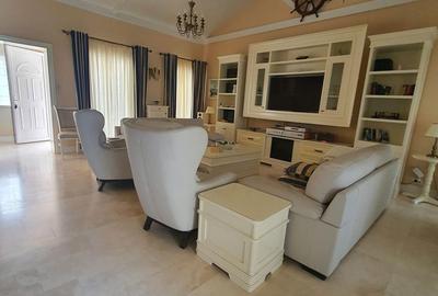 Casă cu 8 camere cu Teren 1100 Mp în Central - 5