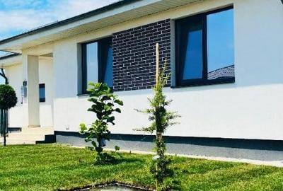Casă cu 4 camere cu Teren 510 Mp în Balotești - 1