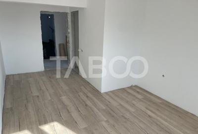 Apartament spatios de vanzare cu 2 camere balcon - 2
