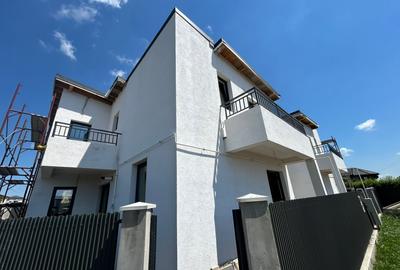 Duplex cu 4 camere cu Canalizare în Popas Păcurari - 1