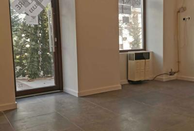 Spațiu comercial, de 22 mp, în Exterior Vest - 14