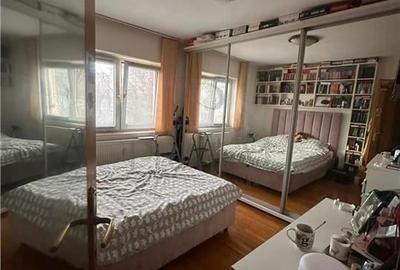 MIRCEA CEL BATRAN - ETAJ 1 - DECOMANDAT - 3 CAMERE - 1