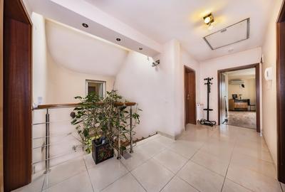 Casă cu 6 camere cu Teren 600 Mp în Drumul Taberei - 2