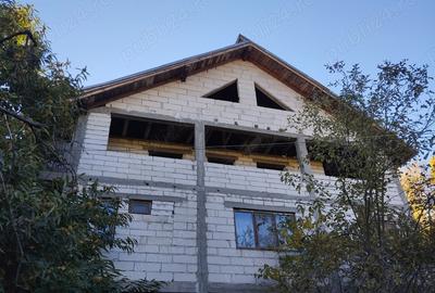 Casă cu 5 camere în Păușești - 6