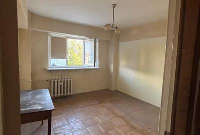 APARTAMENT DE VANZARE, 3 CAM,70 MP, ET 3 - 9