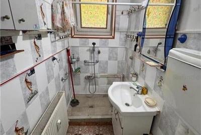 GARSONIERA DECOM. SECTOR 1 ION MIHALACHE METROU 1 MAI - 9