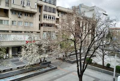 Apartament cu 4 camere decomandat în Central - 3