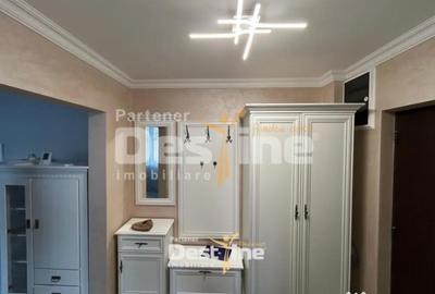 Apartament cu 3 camere semidecomandat în Central - 1