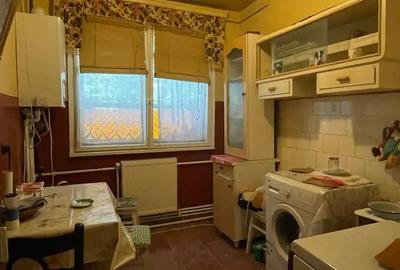 Apartament cu 3 camere semidecomandat în Faleză - 1