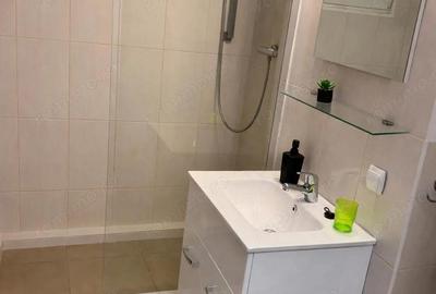 Apartament cu 3 camere semidecomandat în Circumvalațiunii