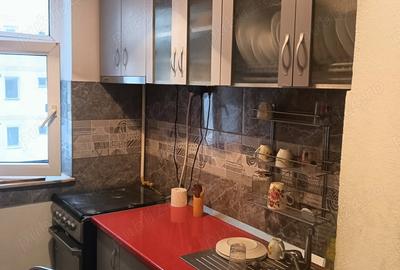 Apartament cu 3 camere decomandat în Ostroveni - 2