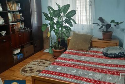 Apartament cu 3 camere decomandat în Micro IV - 4