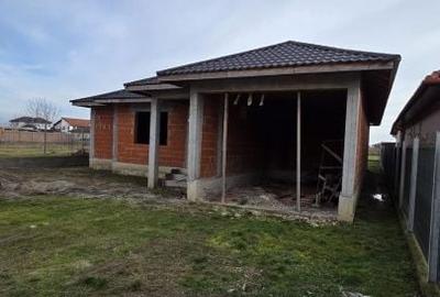 Casă cu 4 camere cu Teren 400 Mp în Central - 14
