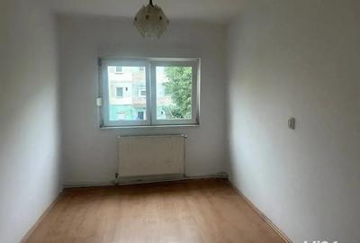 Apartament cu 3 camere - etajul 1 - 1