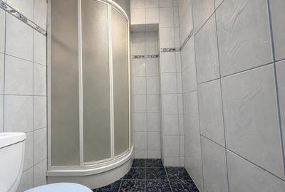 Apartament cu 4 camere decomandat în Confecții
