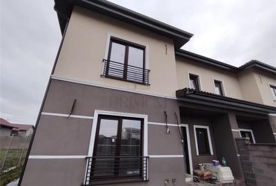 Duplex cu 5 camere cu Canalizare în Moșnița Nouă - 1