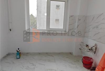 Apartament cu 3 camere semidecomandat în Lacu - 3