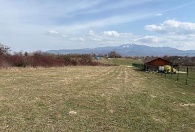 Teren de 2000 mp, în Vulcan - 2