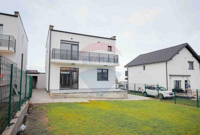 De inchiriat casa cu 4 camere , in zona de Dealuri - 16