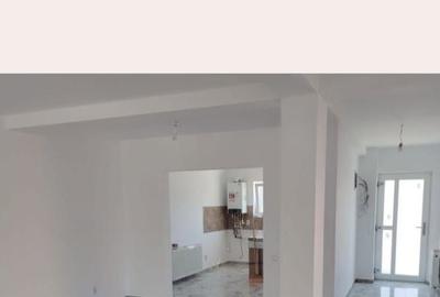 Casă cu 4 camere în Berceni - 2