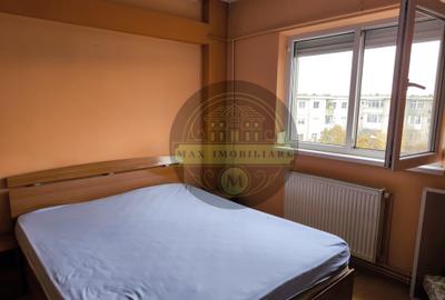 Apartament cu 4 camere decomandat în 9 Mai - 13