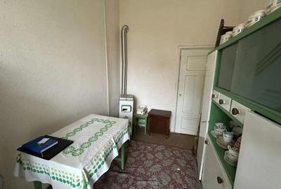 Vand apart.1 Piata Catedralei,st.58 mp. parter inalt+ pivnita - 3