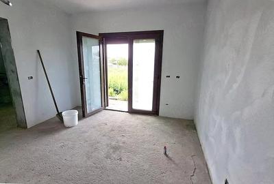 Casă cu 5 camere cu Teren 2426 Mp în Matca - 1