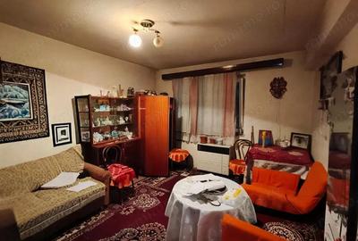 Apartament de vanzare Zona 9 Mai, Targu Jiu, etaj intermediar - 2