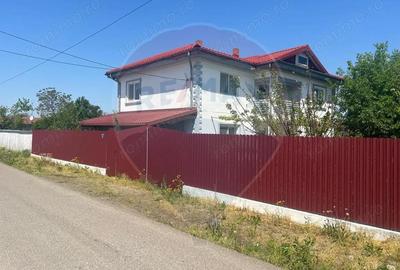 Casă cu 6 camere cu Teren 740 Mp în Jorăști - 8