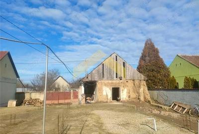 Casă cu 3 camere cu Canalizare în Sud - 1