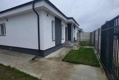 Casă cu 3 camere cu Teren 250 Mp în Central - 5