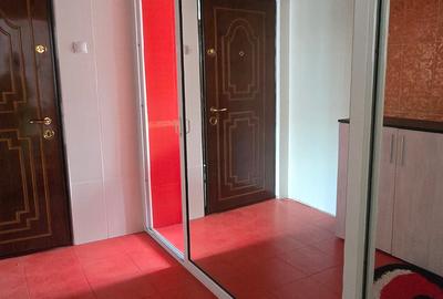 Apartament cu 2 camere nedecomandat în Micro 6 - 2