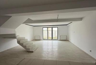 Triplex bine compartimentat, 5 camere si loc de parcare - 18