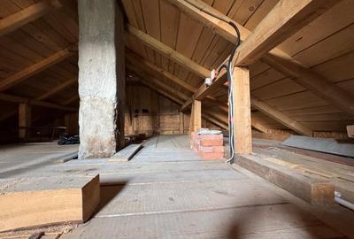 Comuna Bran, str. Pricipala, casa partial renovata, P + E, dependinte, foisor - 20