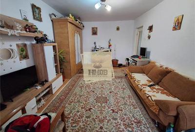 Apartament cu 3 camere decomandat în Turnișor - 2