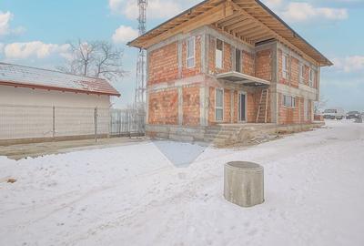 Casă cu 4 camere cu Teren 350 Mp în Bunloc - 5