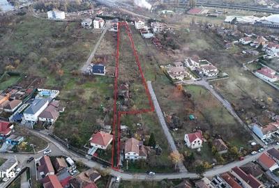 Teren de 4700 mp, în Central