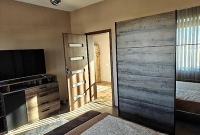 Vand casa individuala, parte dintr-un duplex - 9